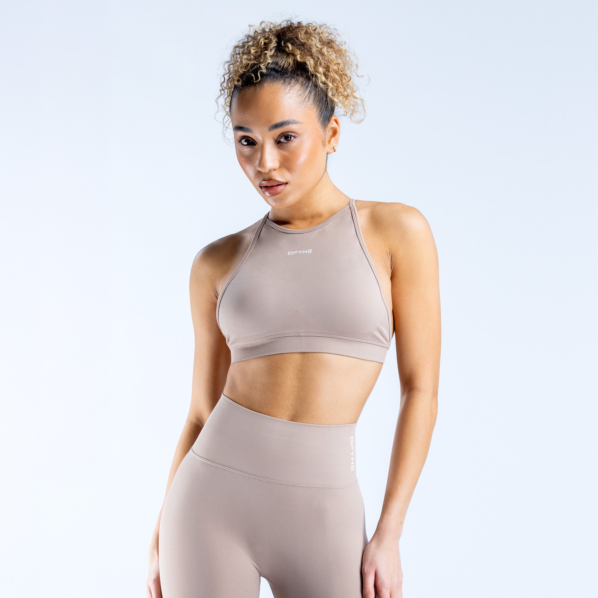 Αθλητικο Σουτιεν DFYNE Dynamic High Neck Backless γυναικεια Μπεζ | 327465NJH