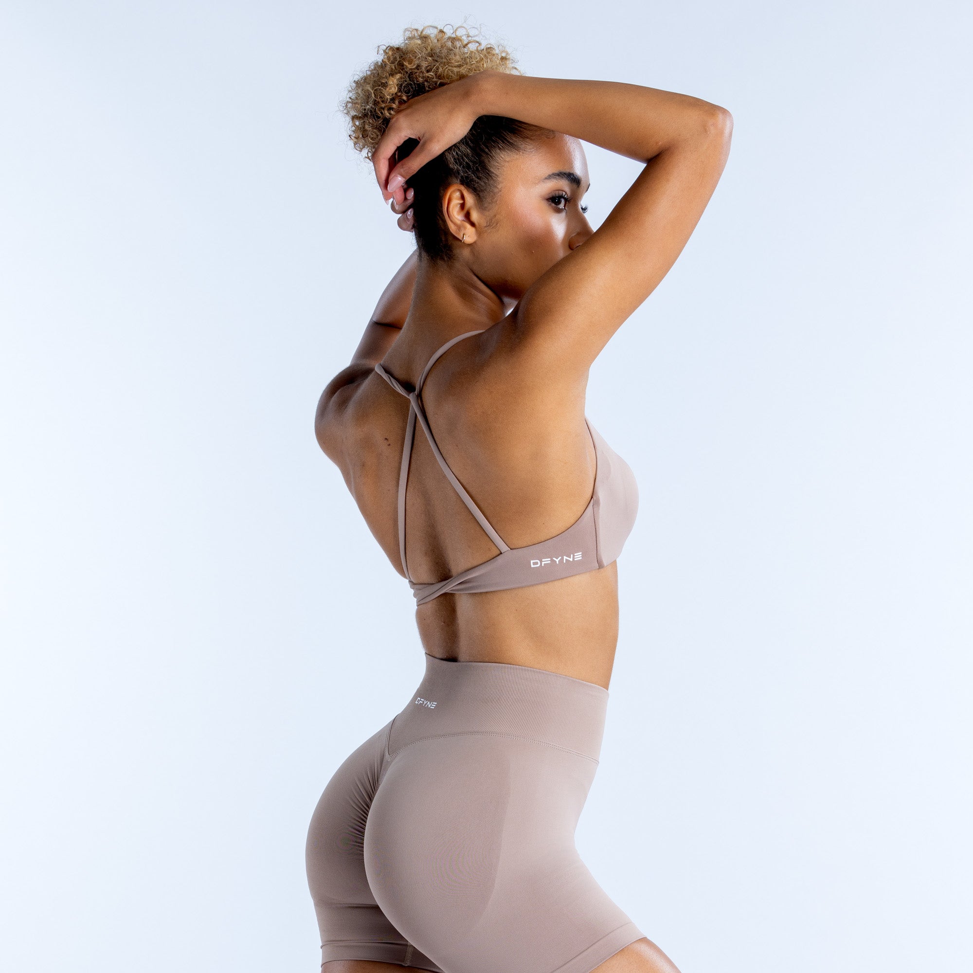Αθλητικο Σουτιεν DFYNE Dynamic Twist Back γυναικεια Μπεζ | 907465LQI