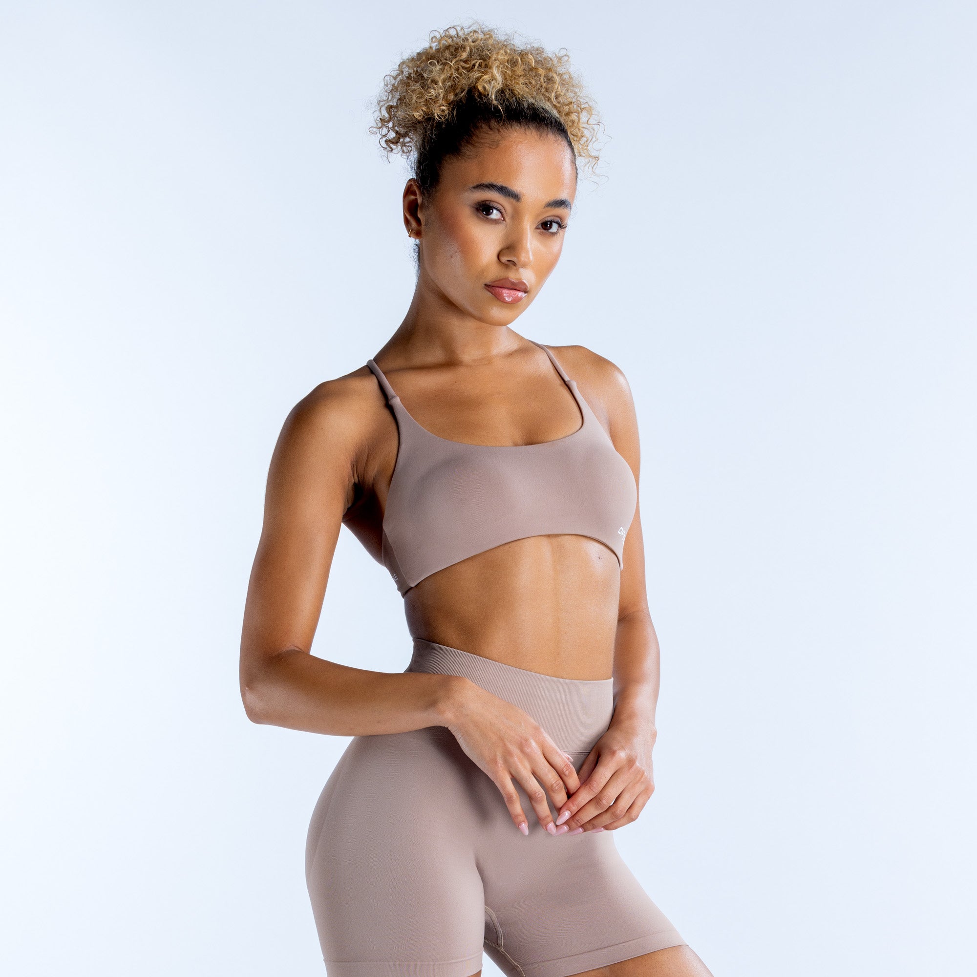 Αθλητικο Σουτιεν DFYNE Dynamic Twist Back γυναικεια Μπεζ | 907465LQI